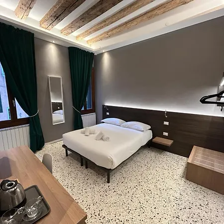 Ca' Piasentin Penzion *